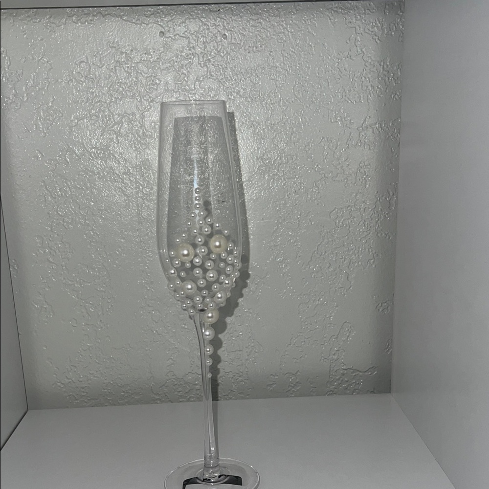 Elegant Pearl-Accented Champagne Flute